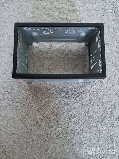 Рамка на автомагнитолу