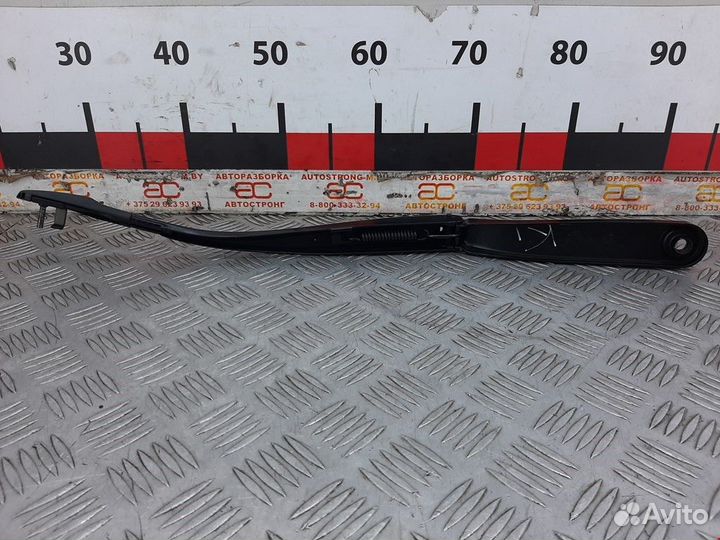 Щеткодержатель (поводок стеклоочистителя, дворник)