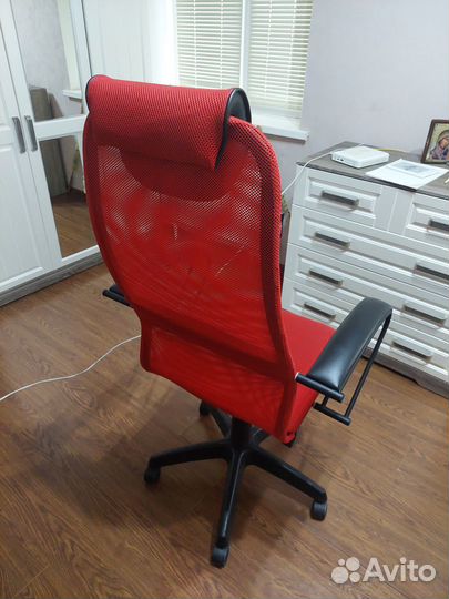 Компьютерное кресло metta