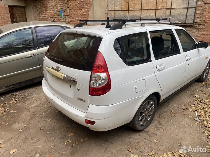 В полном разборе лада приора 2171 универсал