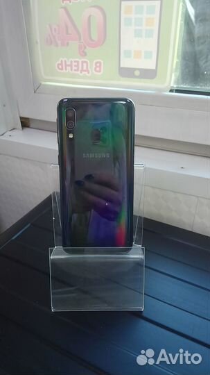 Samsung Galaxy A40, 4/64 ГБ