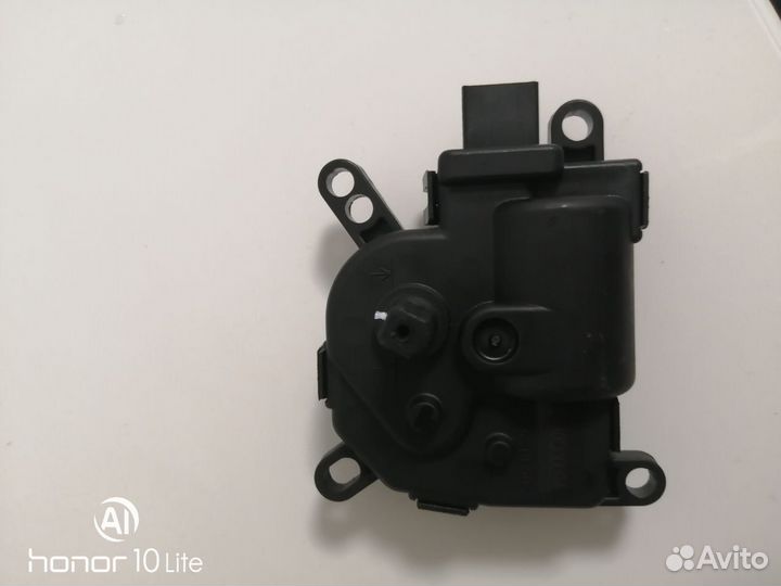 Сервопривод заслонки печки