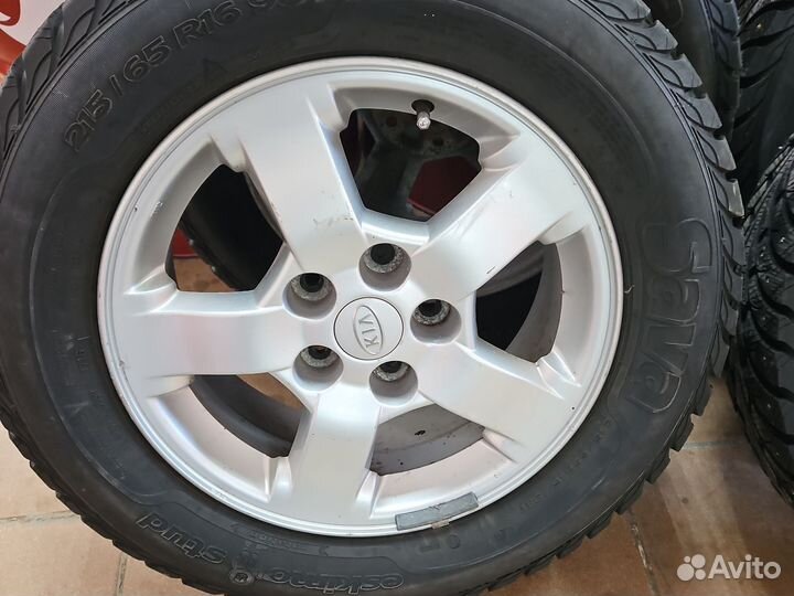 Sava Eskimo Stud 215/65 R16 98