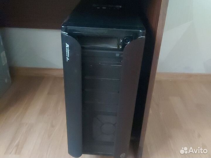 Корпус Thermaltake