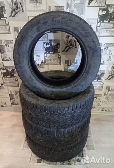 Pirelli Ice Zero 2.25/60 R17