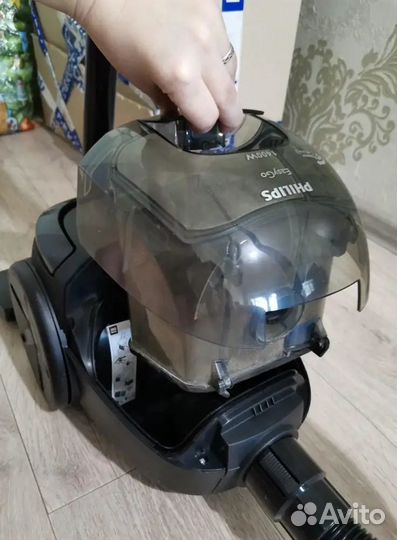 Пылесос Philips PowerCyclone FC8087 безмешковый