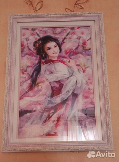 Картина вышитая крестиком. Японка в кимоно