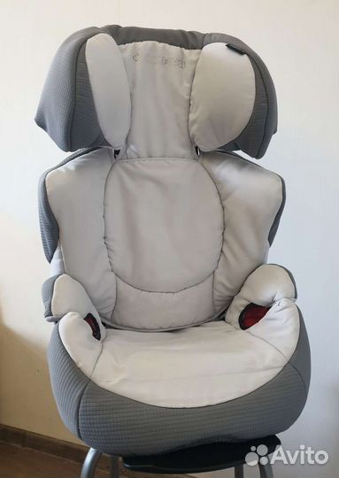 Автомобильное кресло maxi cosi