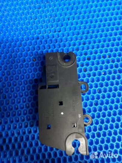 Ручка двери внутренняя правая Ford Focus 2