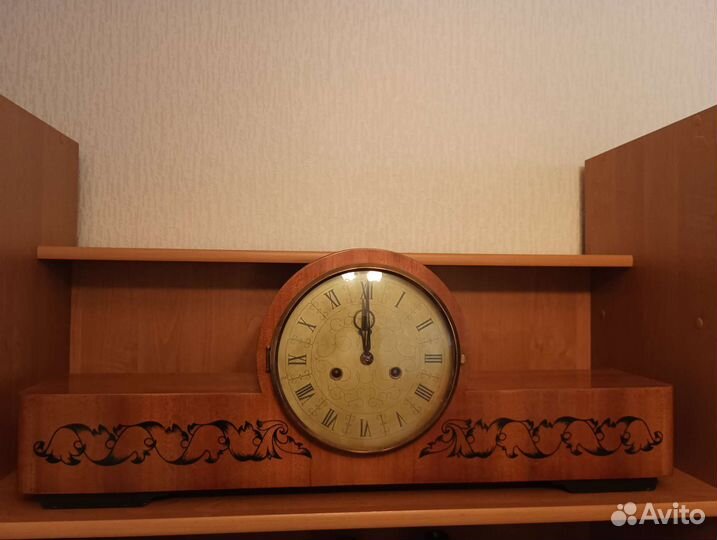 Настольные часы с боем Янтарь