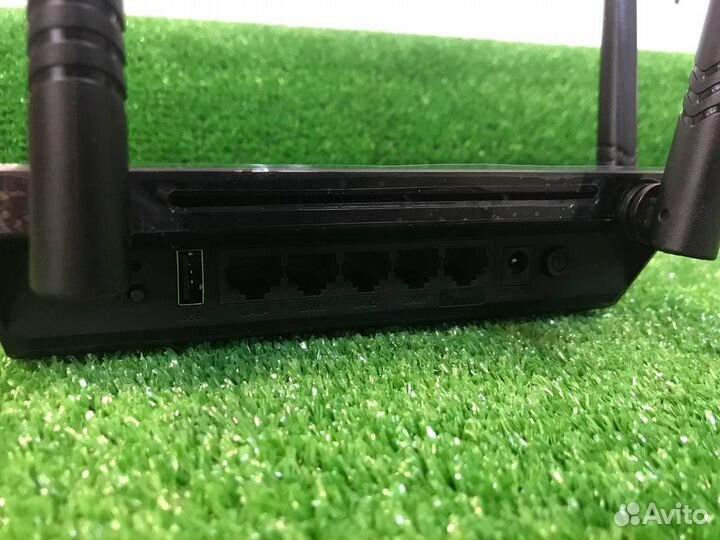 Wi-Fi роутер D-Link DIR-825