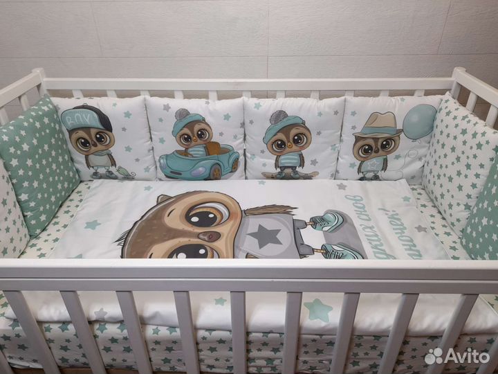 Бортики в детскую кроватку с панельками и пледиком