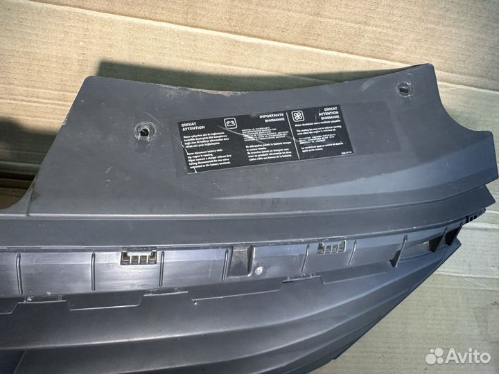 Решетка радиатора Renault Logan 6200752748