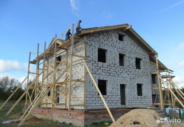 Бригада строителей