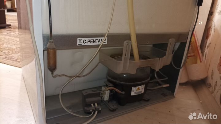 Холодильник indesit es18