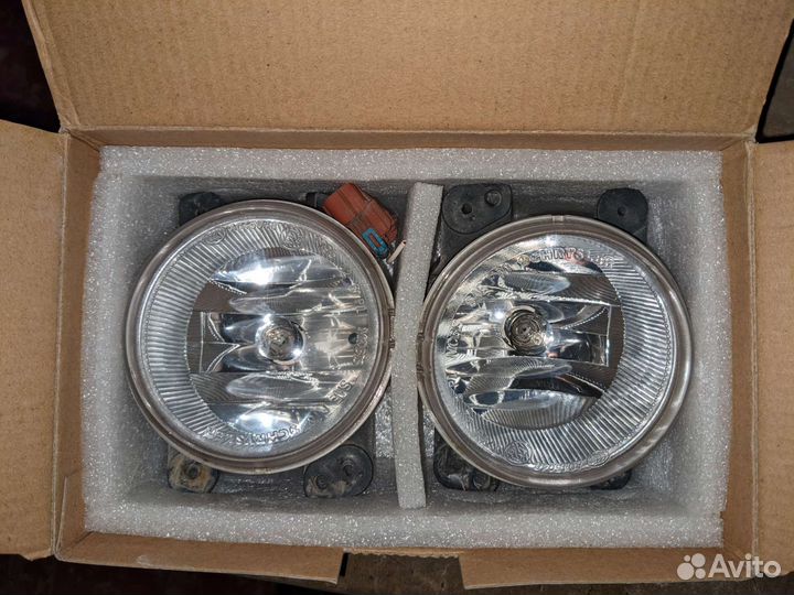 Противотуманные фары Chrysler 5182026AA