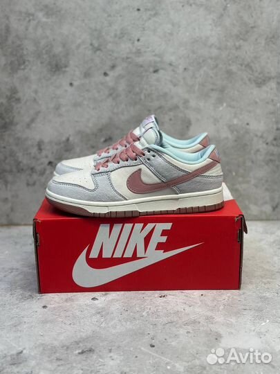 Кроссовки Nike SB Dunk Low