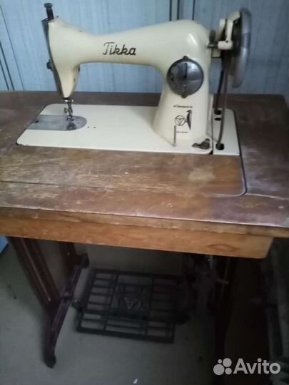 Швейная машинка tikka
