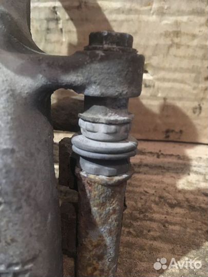 Суппорт тормозной задний правый Skoda Octavia