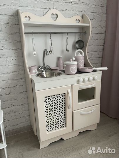 Детская игровая кухня из дерева