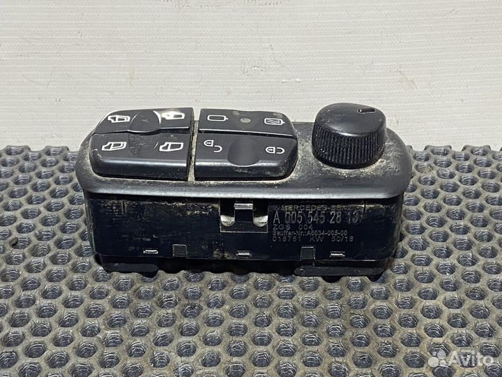 Блок стеклоподъемников левый камаз 5490