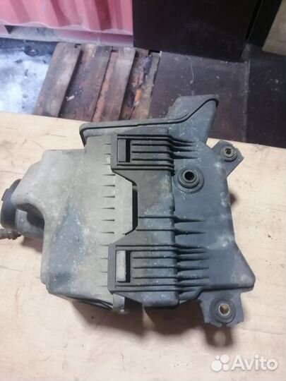 Корпус воздушного фильтра lancer 9