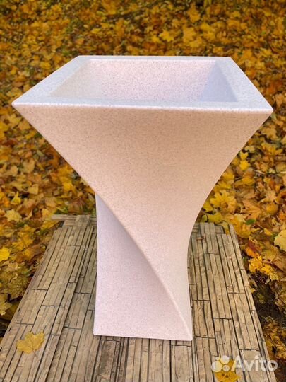 Уличный вазон/декоративная ваза 