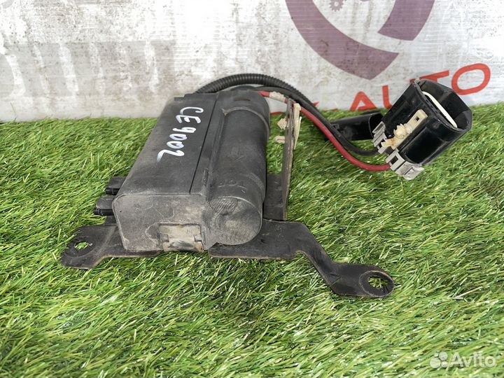 Насос (моторчик) омывателя стекла Cadillac Escalad