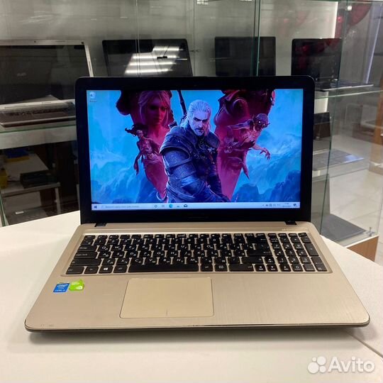 Ноутбук Asus (Core i3/ GeForce 920M+Graphics 5500)