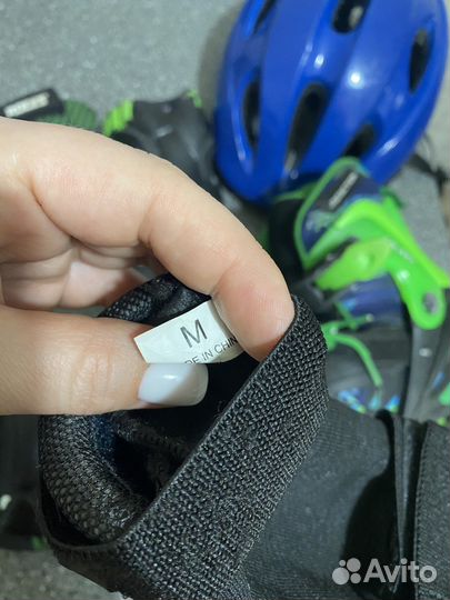 Роликовые коньки с комплектом защиты и шлемом