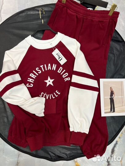 Спортивный костюм