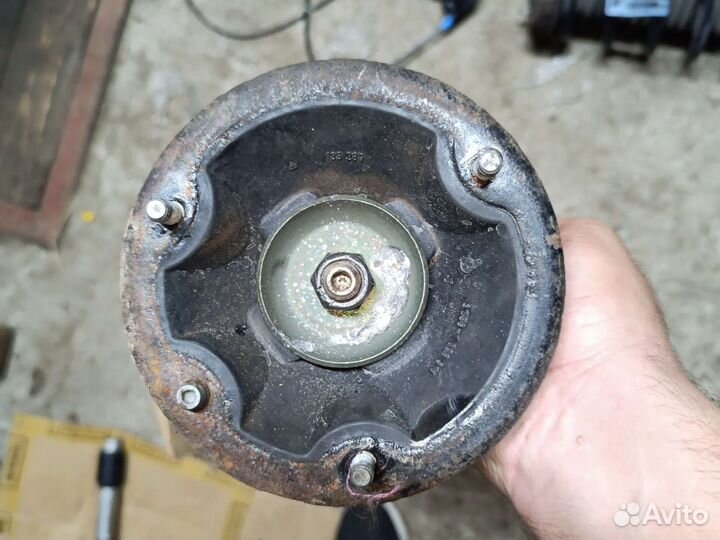 Стойка в сборе передняя левая BMW X5 E53