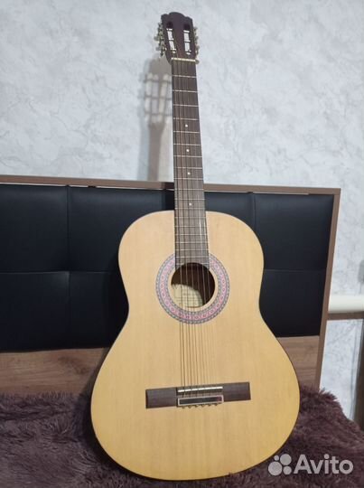 Акустическая гитара
