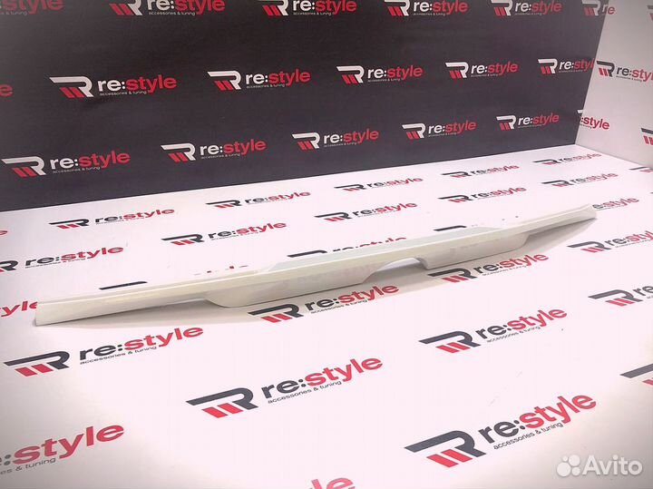 Спойлер Под стекло Prado 150 новый стиль