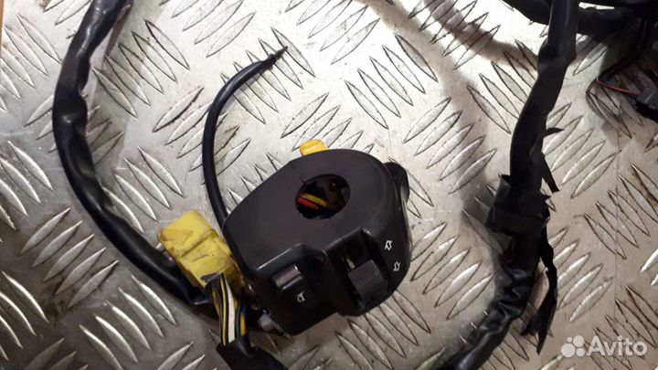 Пульт левый Suzuki TL1000R tl1000r 99