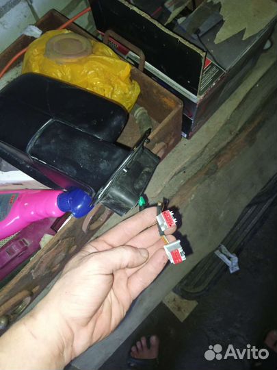 Дискавери3 правое зеркало