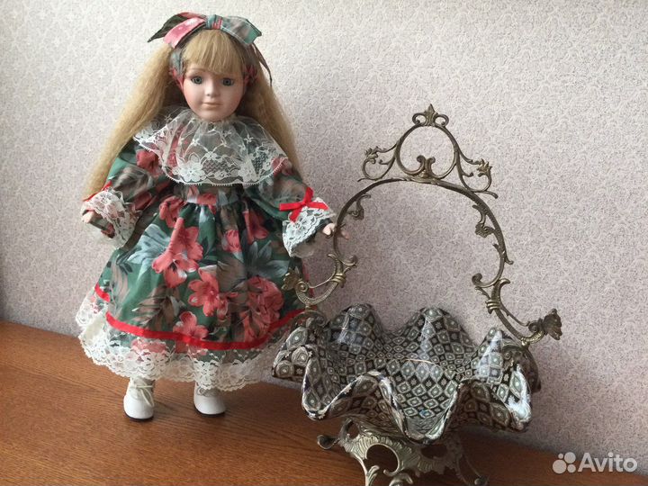 Кукла фарфоровая коллекционная