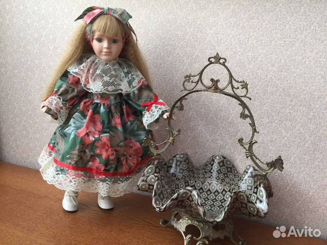 Кукла фарфоровая коллекционная