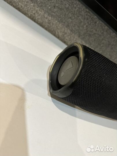 Портативная колонка jbl