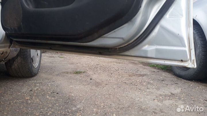 Дверь правая nissan ad y11