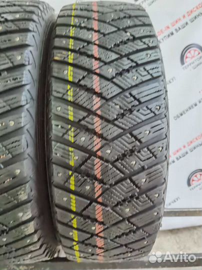 Goodyear Ultra Grip Ice Arctic 2 215/65 R17 99T