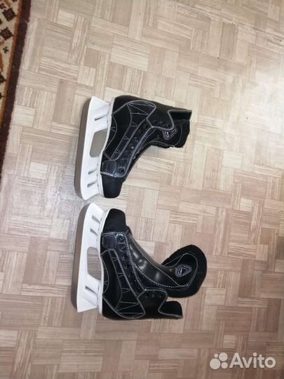 Коньки хоккейные 37 размер