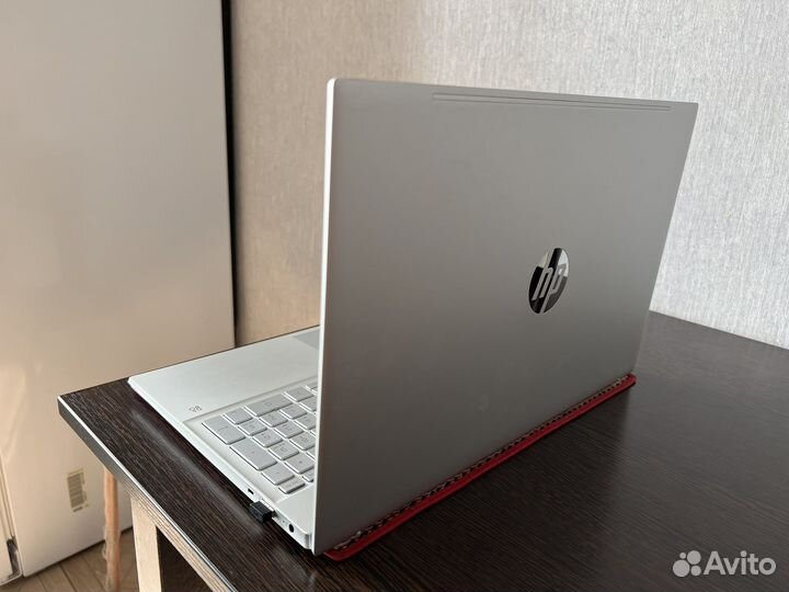 Ноутбук HP Pavilion 15-eg0083