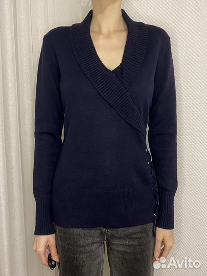 Свитер со шнуровкой