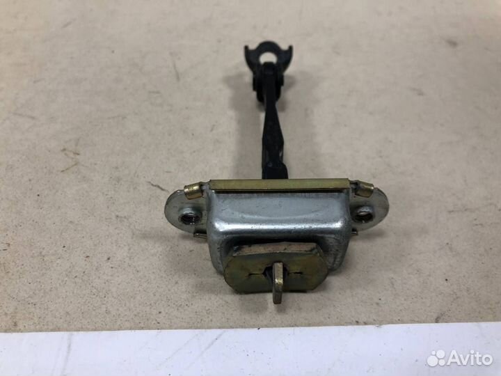 Ограничитель двери Nissan Primera P12 2002-2007