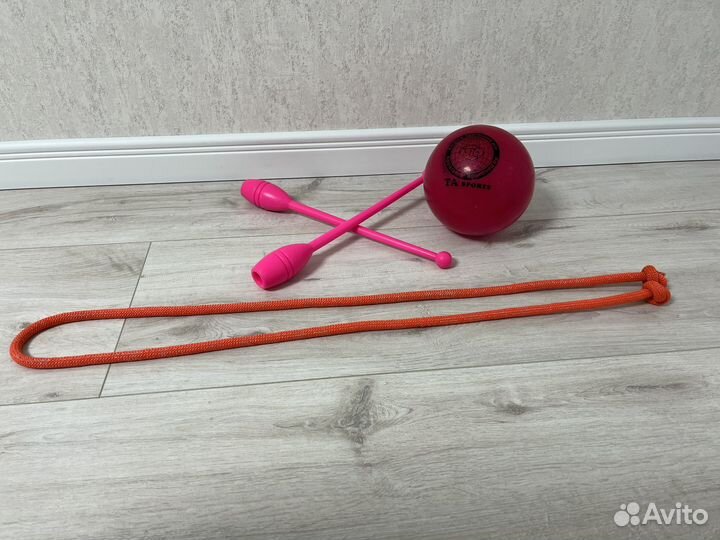 Мяч, булавы, скакалка