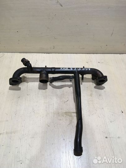 Трубка системы охлаждения Ауди A6 C5 2.8 AMX