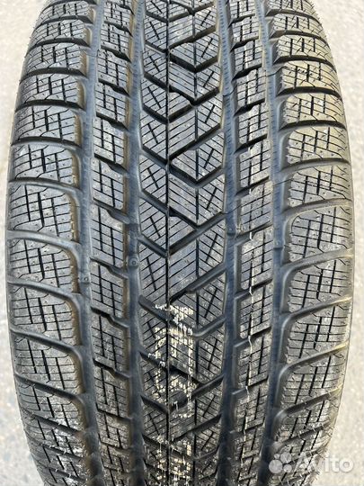 Pirelli Scorpion Winter RFT 285/45 R21 113V