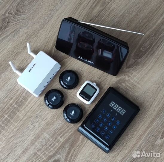 Кнопка вызова официанта, часы, табло, пуль, репите