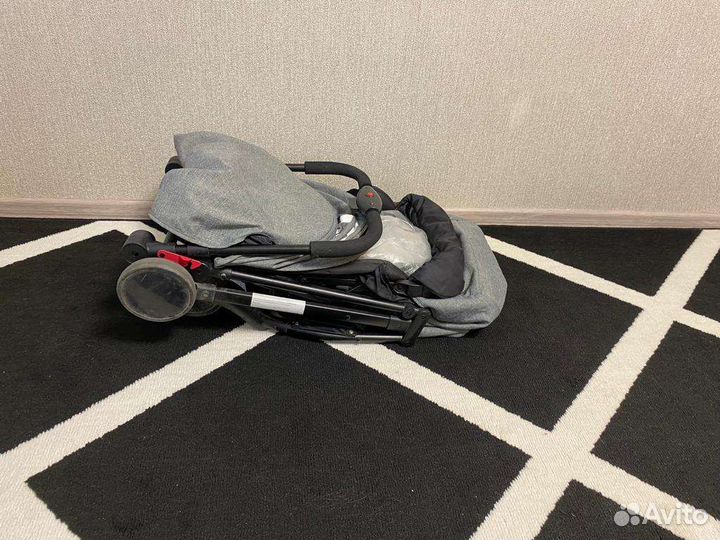 Коляска прогулочная